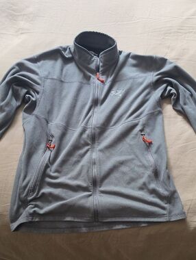 Arc'teryx Men's Gray Full-Zip Fleece Jacket